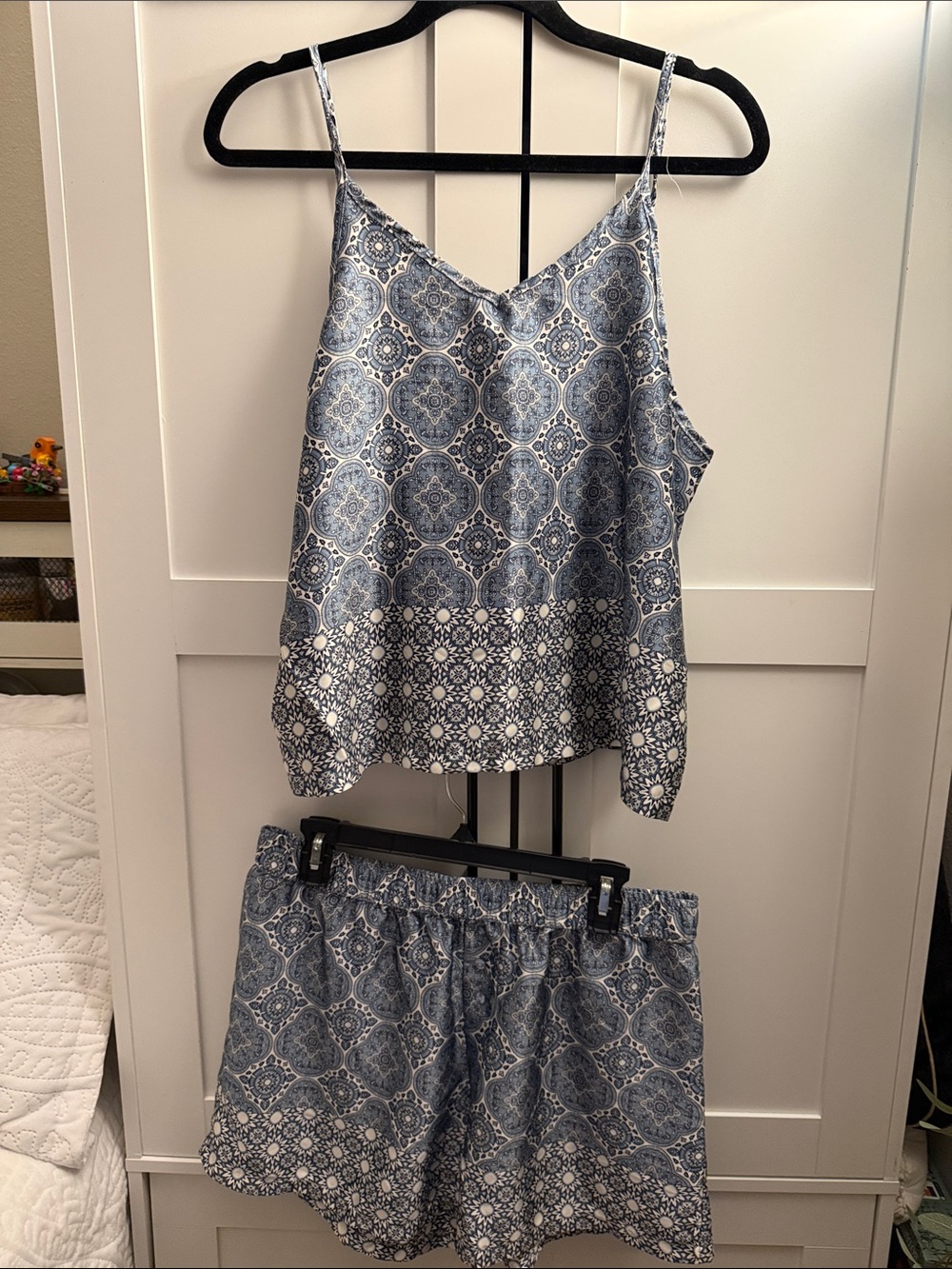 Como Sleep: Blue Satin Sleep Set